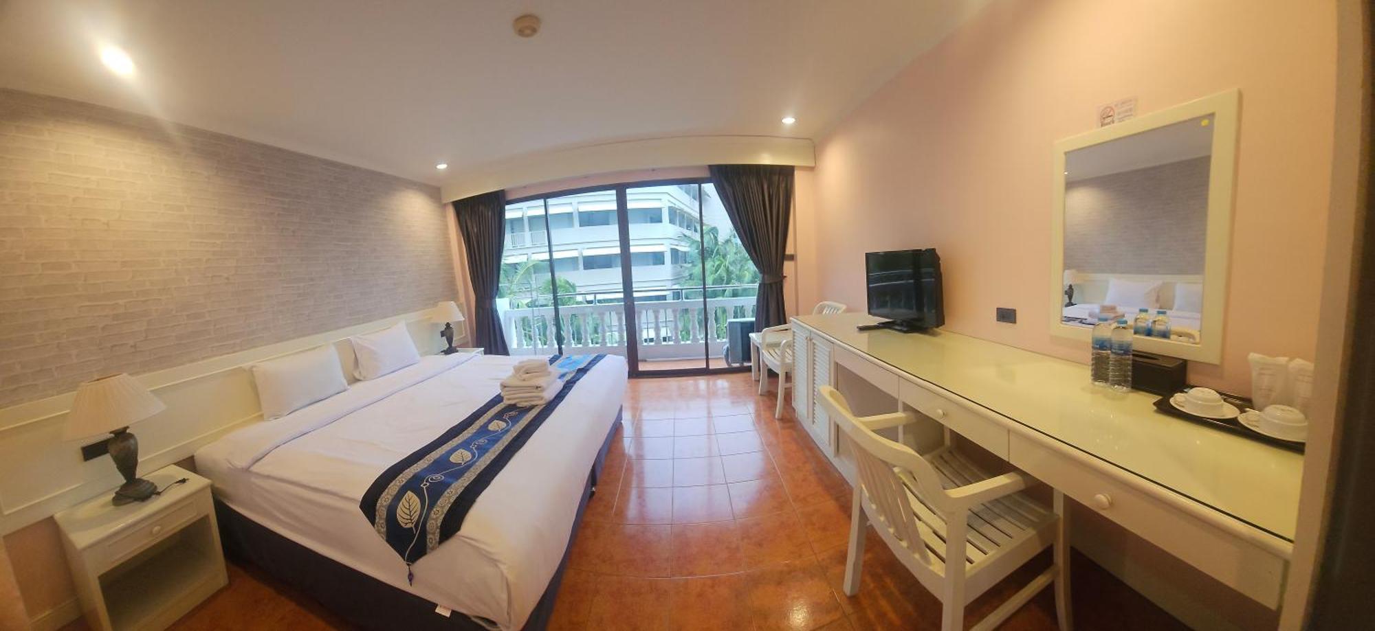 Patong Central Residence And Apartment Екстериор снимка